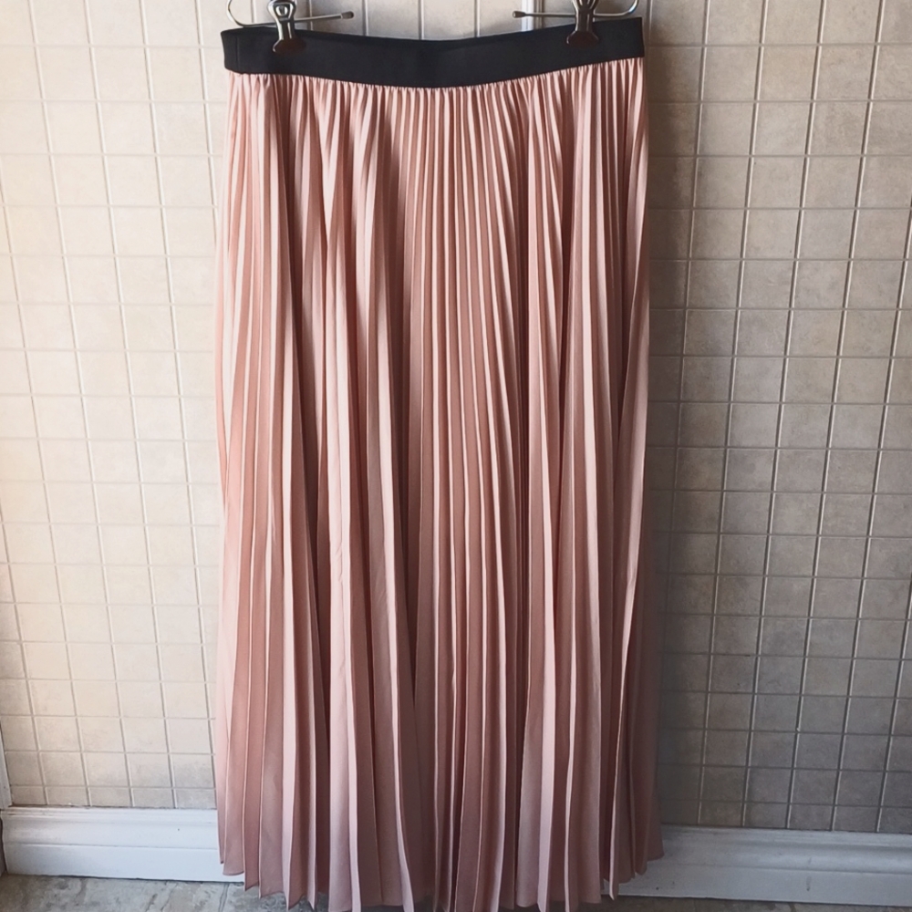 BCBG Maxazria Blush Pleated Skirt